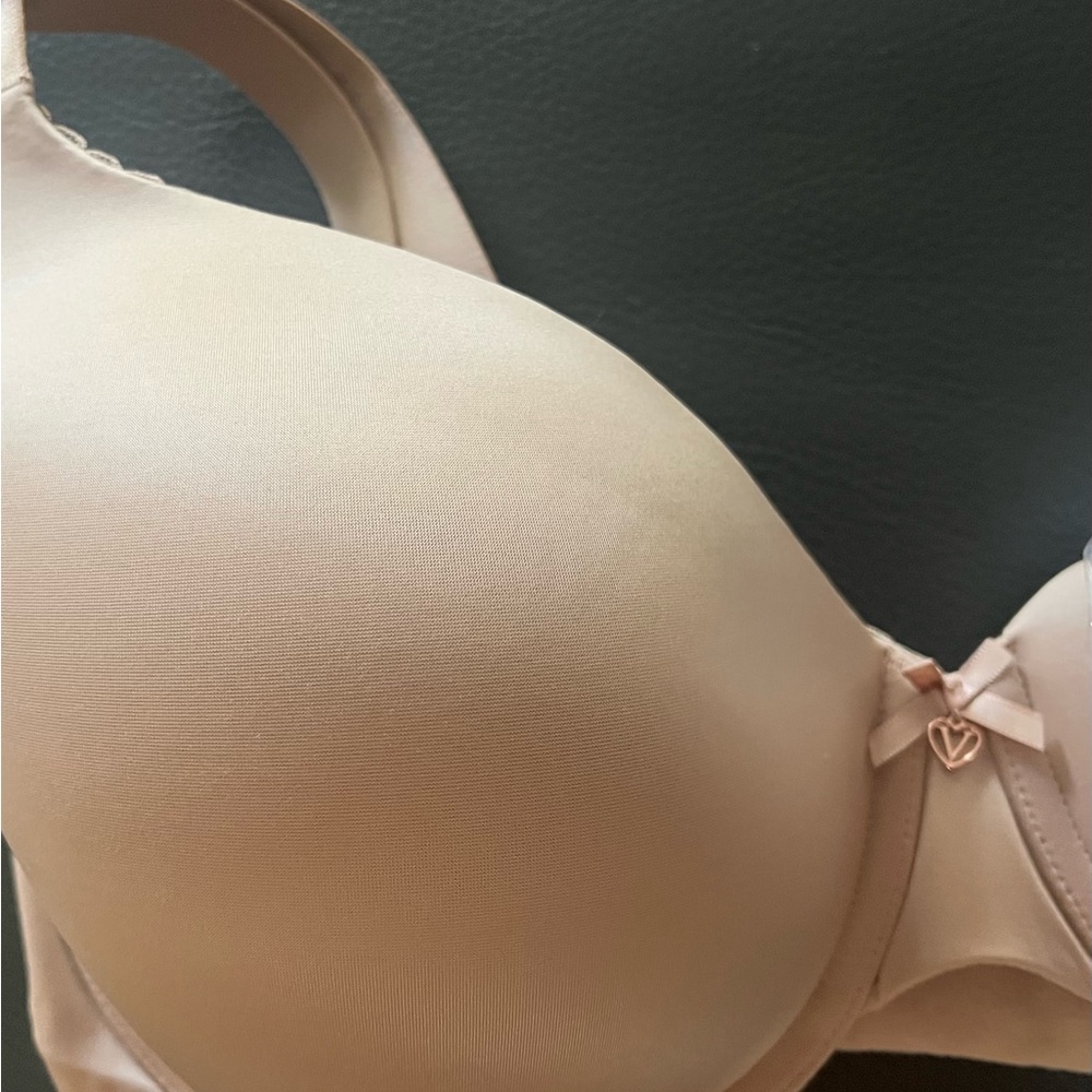 Brand New Victoria’s Secret bra 36G